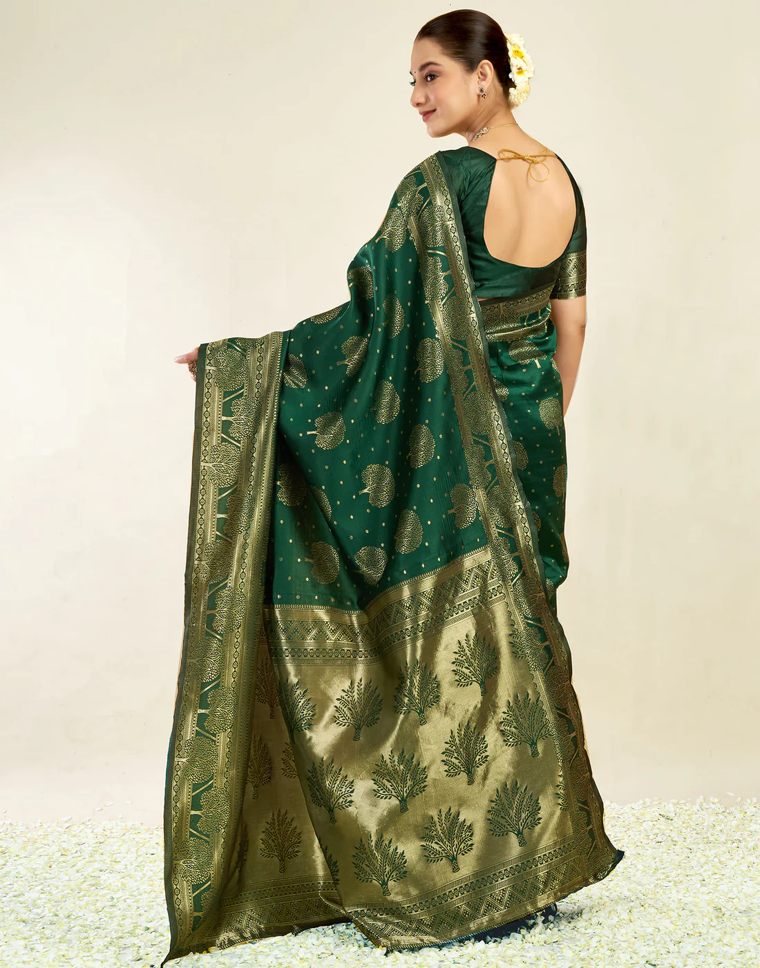 Women's Bottle Green Jacquard Saree | Traditional Zari Weaving | Festive & Wedding Wear