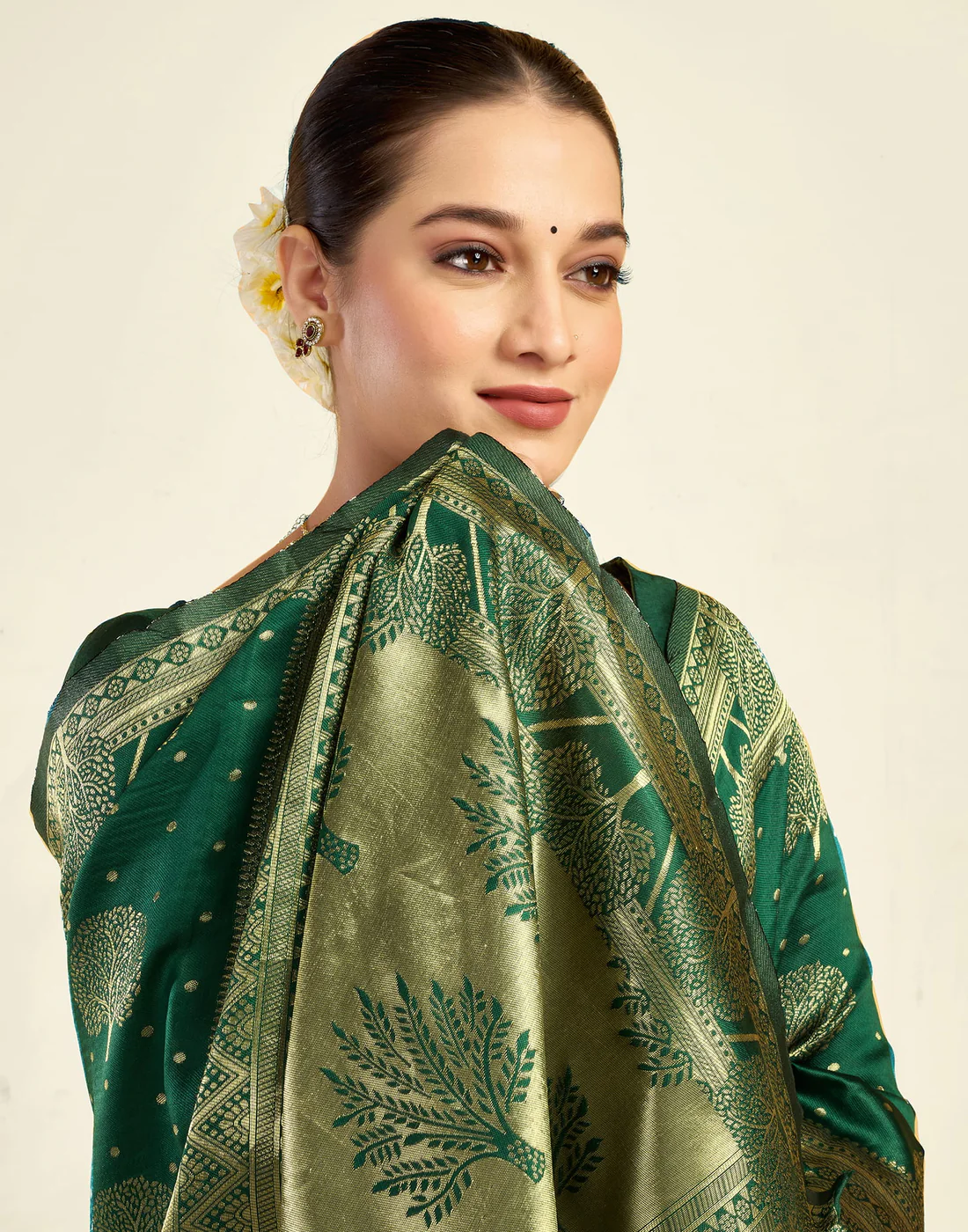 Women's Bottle Green Jacquard Saree | Traditional Zari Weaving | Festive & Wedding Wear