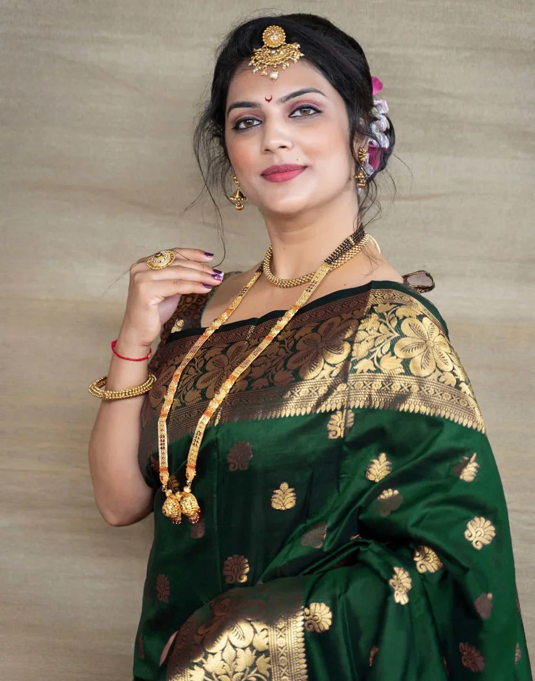 Bottle Green Jacquard Silk Saree for Women with Heavy Golden Zari Weaving | Premium Wedding, Festive & Traditional Wear Saree with Unstitched Blouse Piece