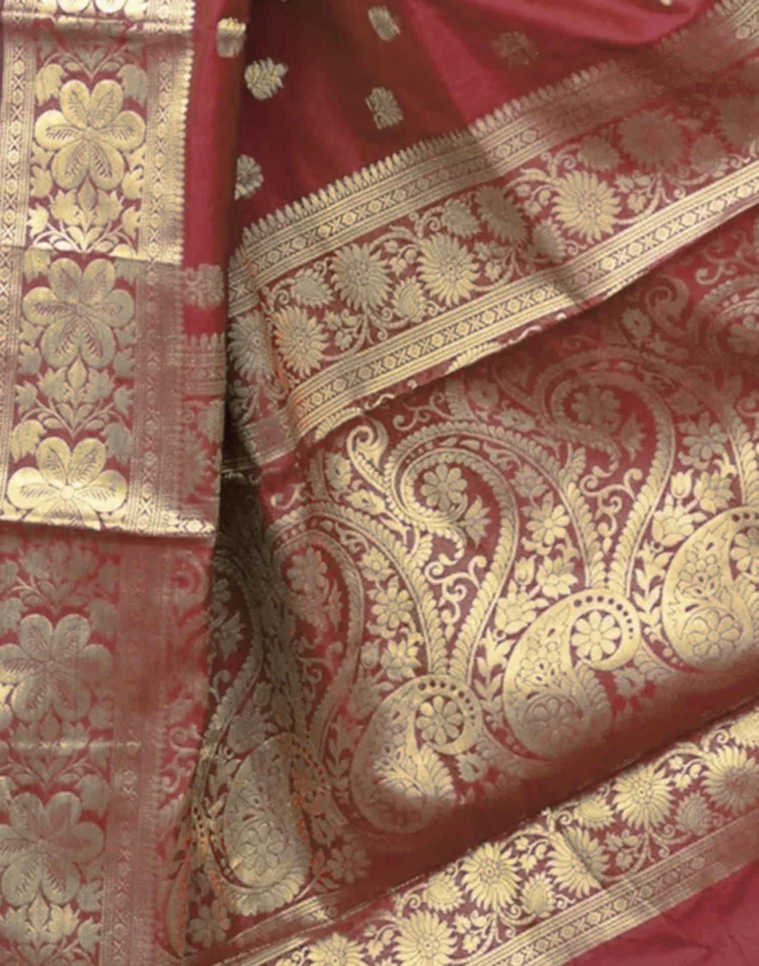 Maroon Jacquard Silk Saree for Women with Heavy Golden Zari Weaving | Premium Wedding, Festive & Traditional Wear Saree with Unstitched Blouse Piece