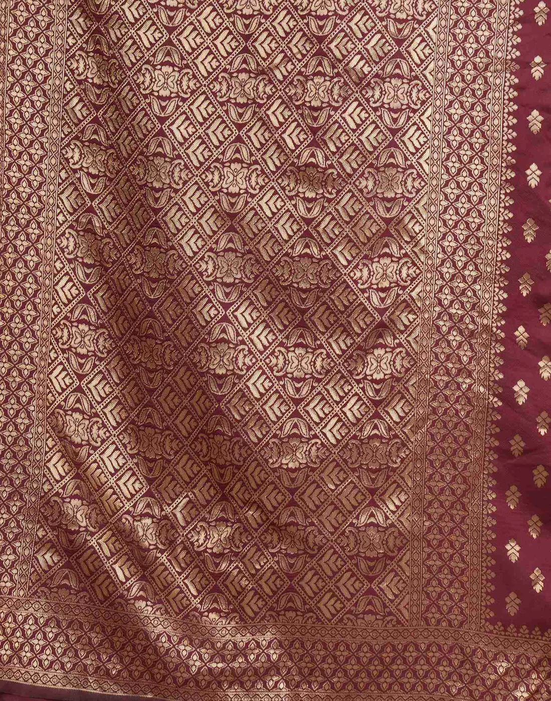 Maroon Jacquard Saree for Women with Golden Zari Butti Weaving | Premium Wedding, Festive & Traditional Wear Saree with Unstitched Blouse Piece