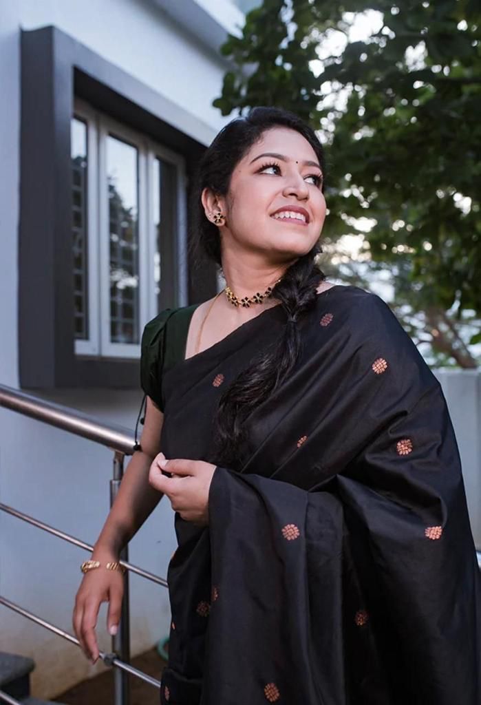Black Jacquard Silk Saree for Women with Golden Zari Buti Work | Green Border | Premium Festive, Party & Traditional Wear Saree with Unstitched Blouse Piece